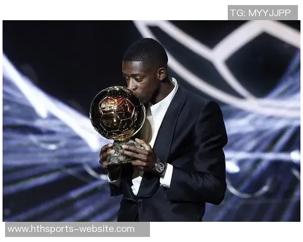 登贝莱荣归故里埃夫勒市展现金球奖荣耀回顾成长之路 登贝莱荣归故里埃夫勒市展现金球奖荣耀回顾成长之路