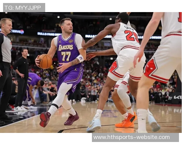 艾顿因右膝酸痛缺席首发詹姆斯东契奇与斯玛特同样缺阵