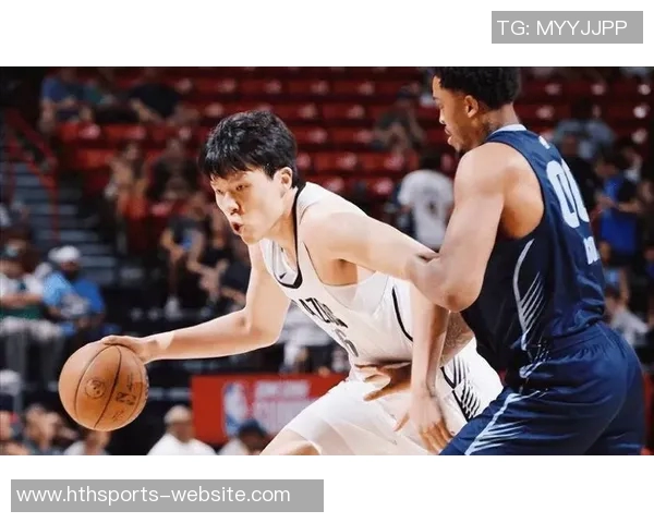 杨瀚森在比赛中表现出色5个篮板彰显进步队友却未能及时传球助力